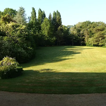 Chateau Dans Le Calme De L'anjou
