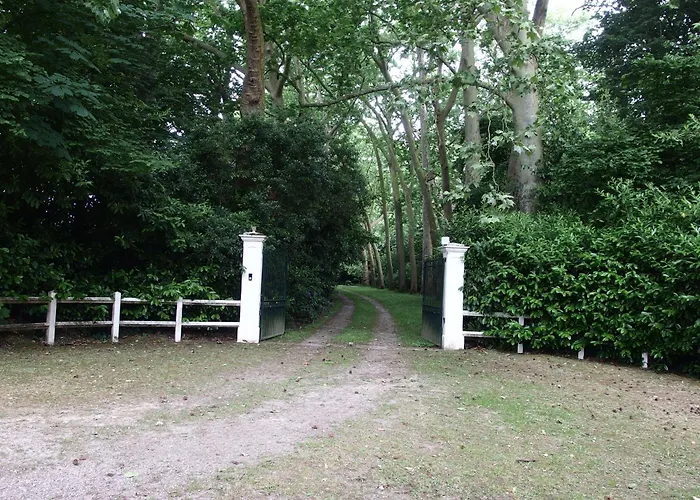 Chateau Dans Le Calme De L'anjou בית נופש Pouancé