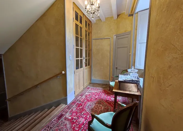 Chateau Dans Le Calme De L'anjou בית נופש