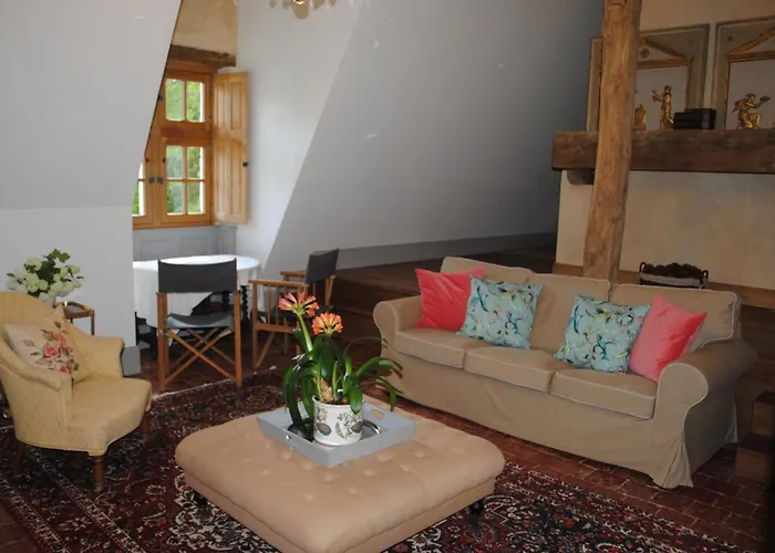 Chateau Dans Le Calme De L'anjou *